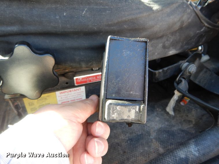 image for item DI8640 2000 Freightliner FL60  box truck