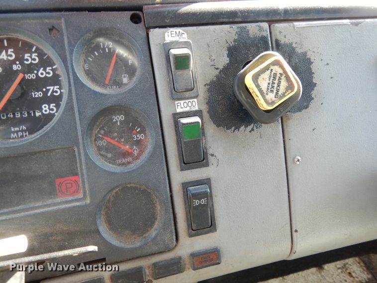 image for item DI8640 2000 Freightliner FL60  box truck