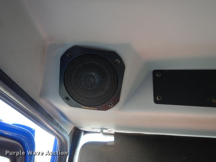 image for item DI8640 2000 Freightliner FL60  box truck