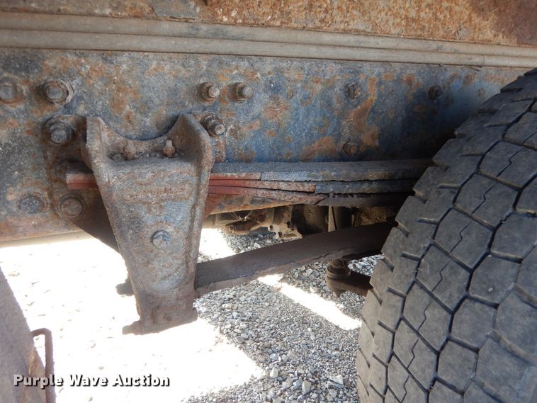 image for item DI8640 2000 Freightliner FL60  box truck