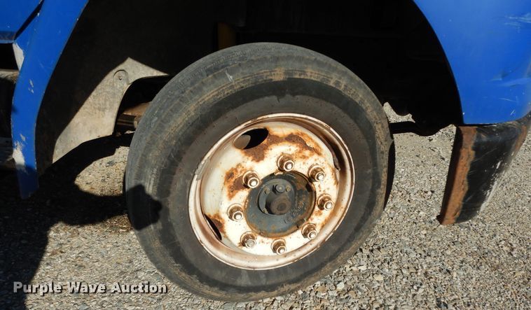 image for item DI8640 2000 Freightliner FL60  box truck