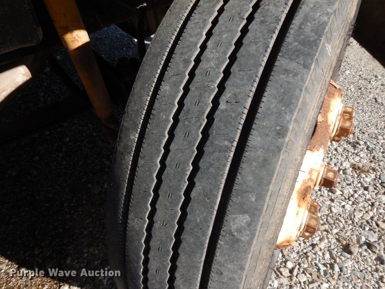 image for item DI8640 2000 Freightliner FL60  box truck