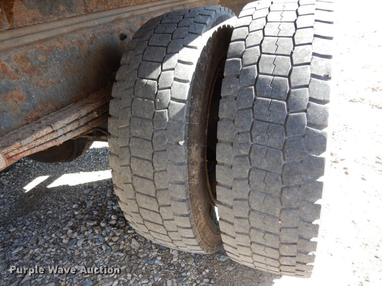 image for item DI8640 2000 Freightliner FL60  box truck