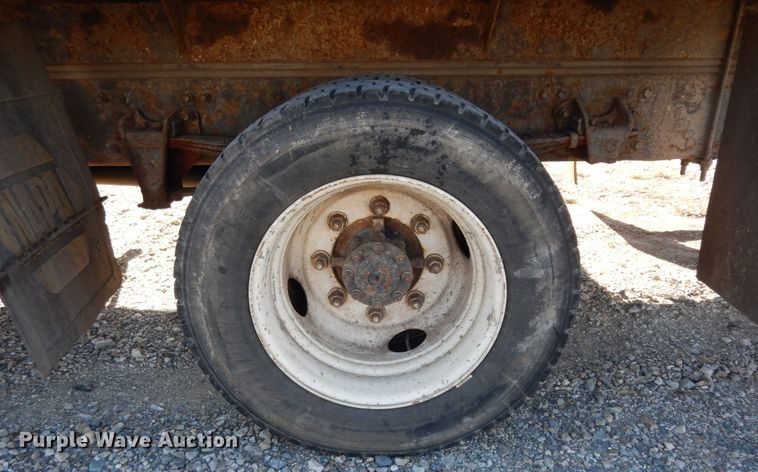 image for item DI8640 2000 Freightliner FL60  box truck