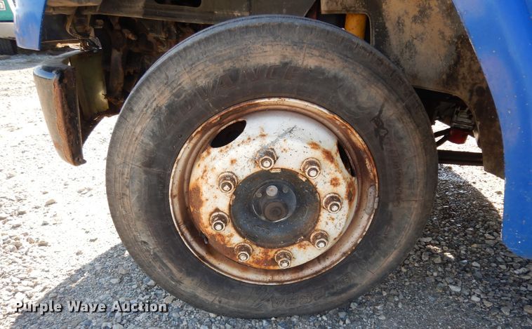 image for item DI8640 2000 Freightliner FL60  box truck