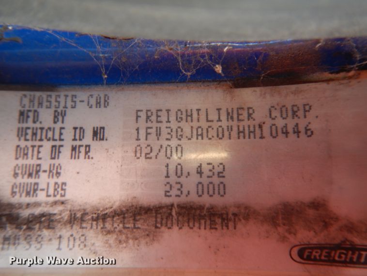 image for item DI8640 2000 Freightliner FL60  box truck