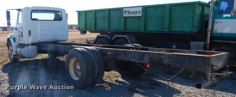 image for item DI8641 2011 International 4300 SBA  truck cab and chassis
