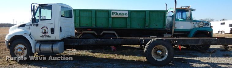 image for item DI8641 2011 International 4300 SBA  truck cab and chassis