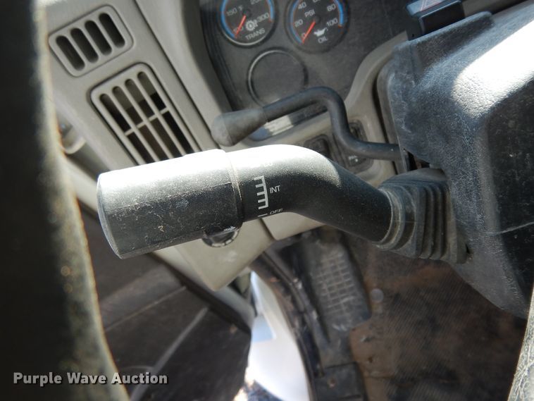 image for item DI8641 2011 International 4300 SBA  truck cab and chassis