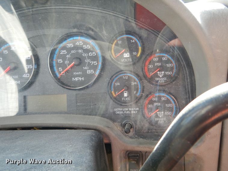 image for item DI8641 2011 International 4300 SBA  truck cab and chassis