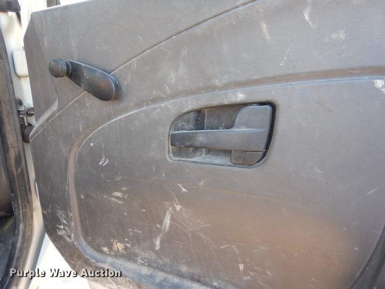 image for item DI8641 2011 International 4300 SBA  truck cab and chassis