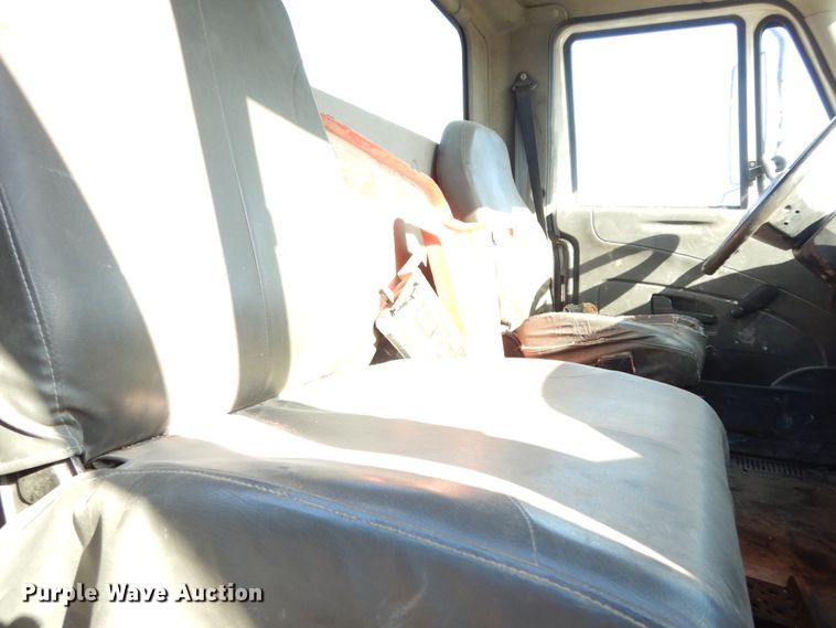 image for item DI8641 2011 International 4300 SBA  truck cab and chassis