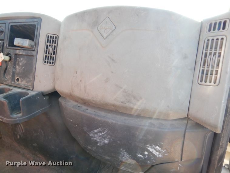 image for item DI8641 2011 International 4300 SBA  truck cab and chassis