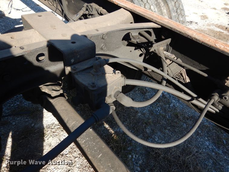 image for item DI8641 2011 International 4300 SBA  truck cab and chassis