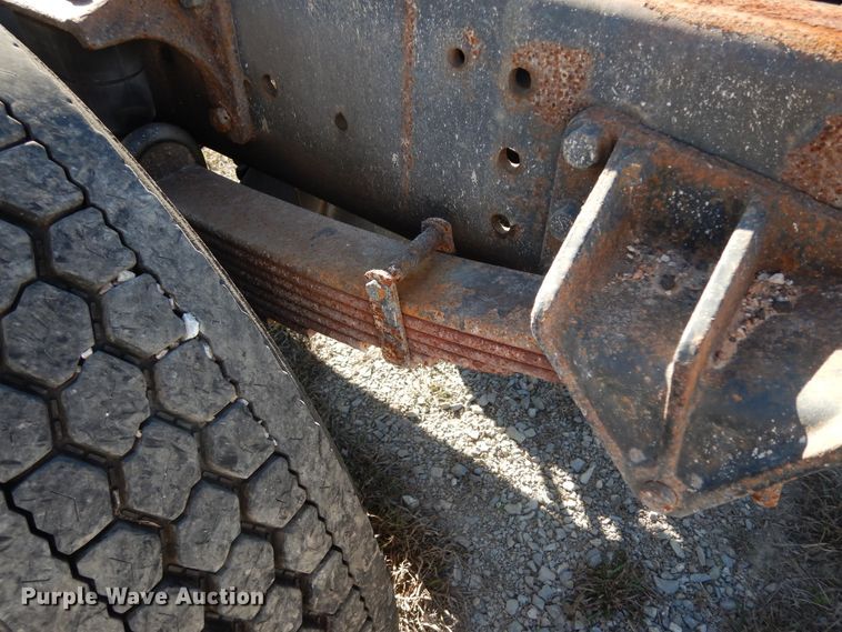 image for item DI8641 2011 International 4300 SBA  truck cab and chassis