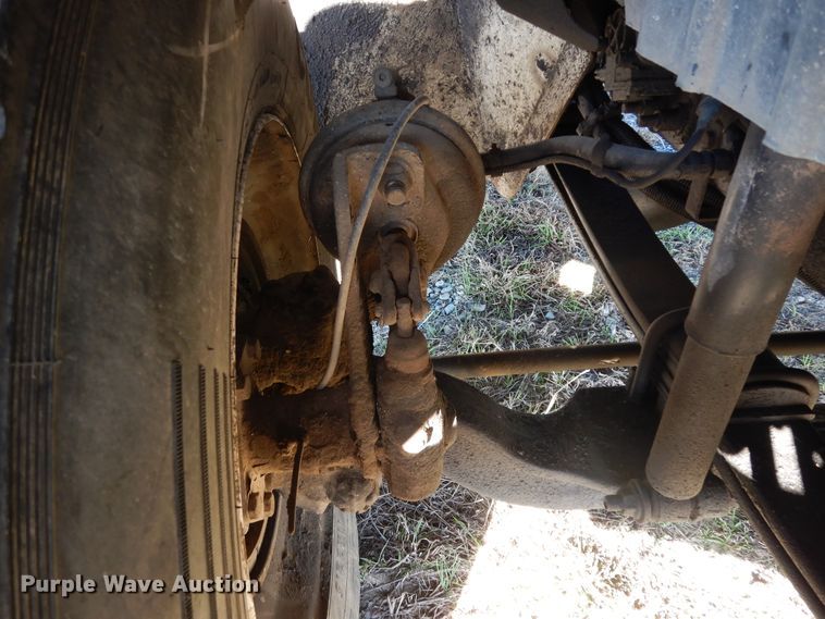 image for item DI8641 2011 International 4300 SBA  truck cab and chassis