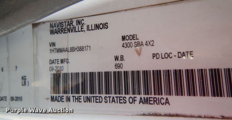 image for item DI8641 2011 International 4300 SBA  truck cab and chassis