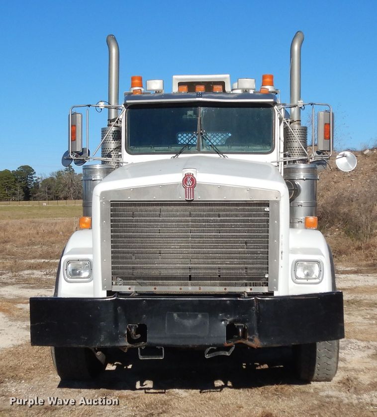 image for item DI8652 2006 Kenworth T800  semi truck