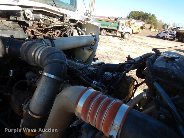 image for item DI8652 2006 Kenworth T800  semi truck