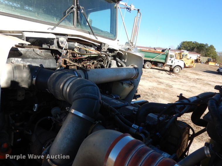 image for item DI8652 2006 Kenworth T800  semi truck