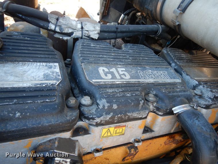 image for item DI8652 2006 Kenworth T800  semi truck