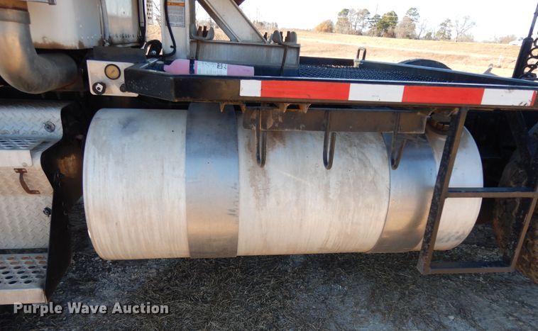 image for item DI8652 2006 Kenworth T800  semi truck