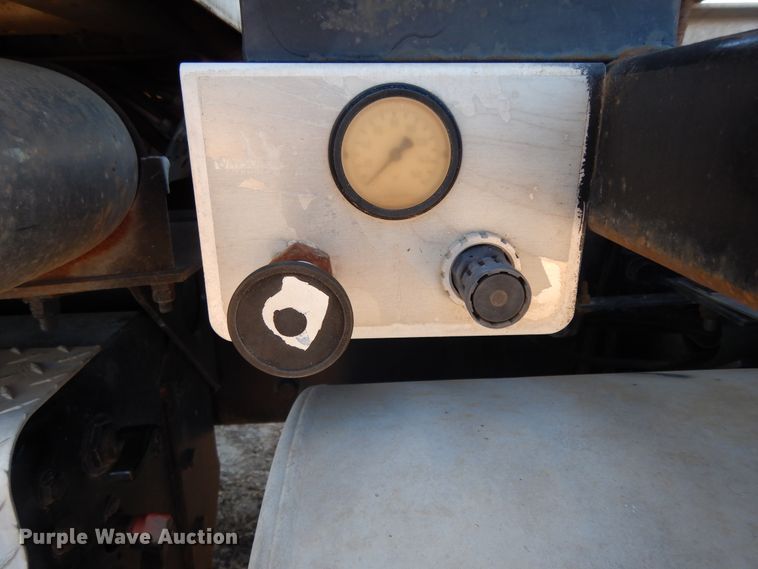 image for item DI8652 2006 Kenworth T800  semi truck