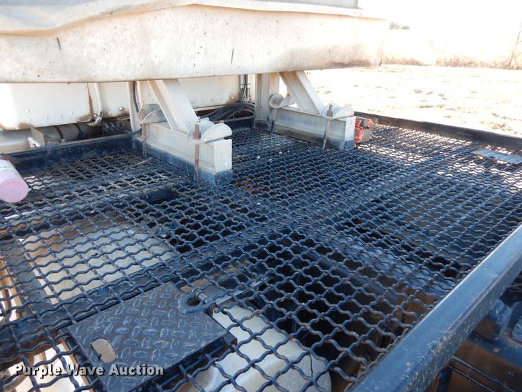 image for item DI8652 2006 Kenworth T800  semi truck