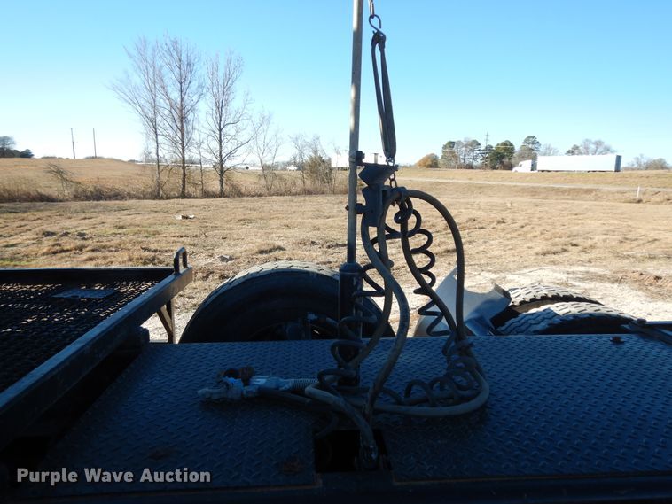 image for item DI8652 2006 Kenworth T800  semi truck