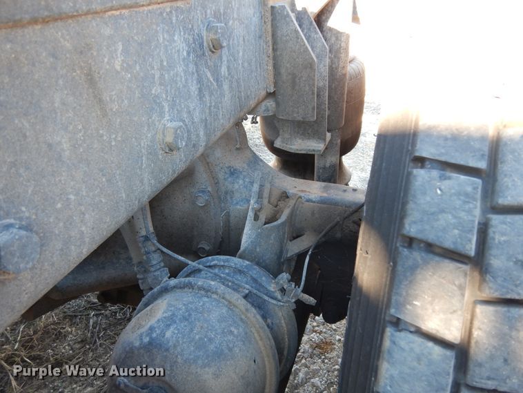 image for item DI8652 2006 Kenworth T800  semi truck