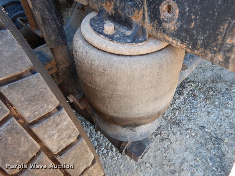 image for item DI8652 2006 Kenworth T800  semi truck