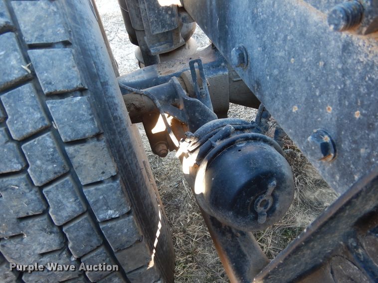 image for item DI8652 2006 Kenworth T800  semi truck