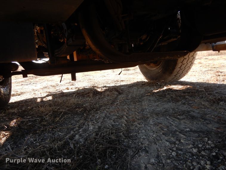 image for item DI8652 2006 Kenworth T800  semi truck