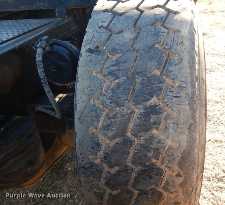 image for item DI8652 2006 Kenworth T800  semi truck