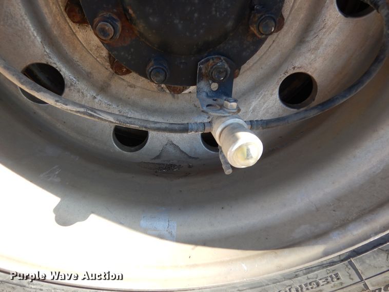 image for item DI8652 2006 Kenworth T800  semi truck