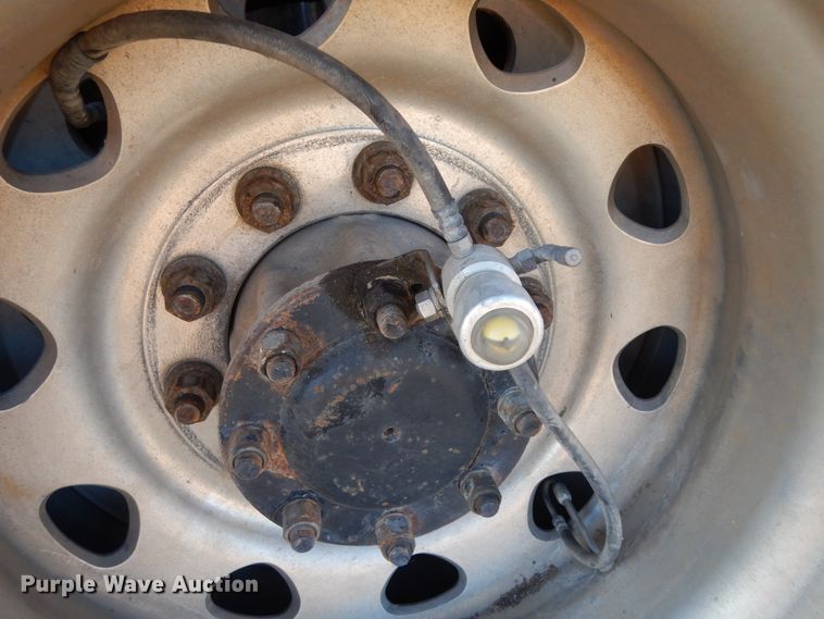 image for item DI8652 2006 Kenworth T800  semi truck