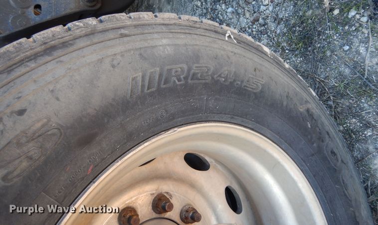 image for item DI8652 2006 Kenworth T800  semi truck