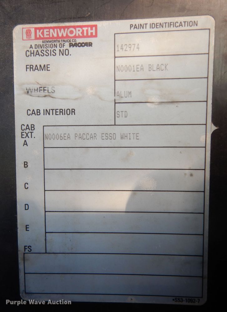 image for item DI8652 2006 Kenworth T800  semi truck