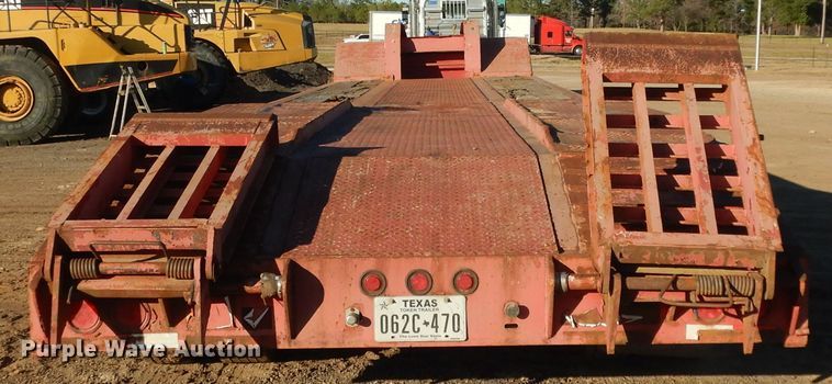image for item DI8653 2007 Eager Beaver 50GLB  equipment trailer