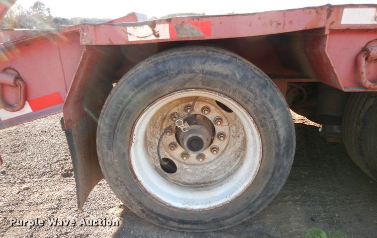 image for item DI8653 2007 Eager Beaver 50GLB  equipment trailer