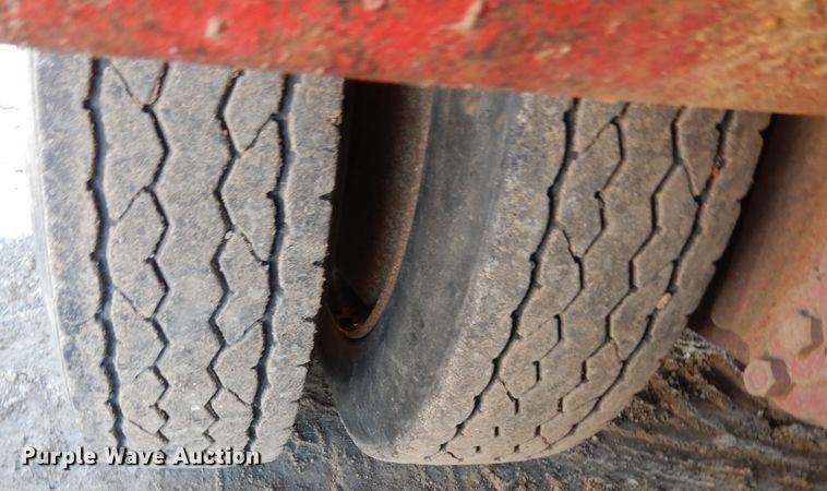 image for item DI8653 2007 Eager Beaver 50GLB  equipment trailer