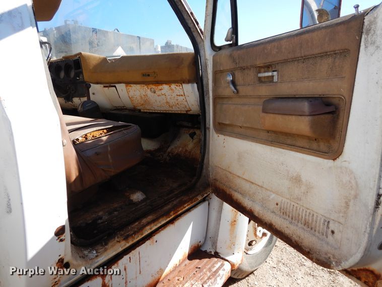 image for item DI8669 1974 Chevrolet C50  water truck