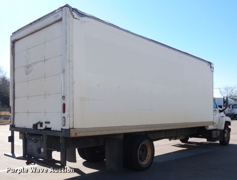 image for item DI8681 2007 GMC C7500  box truck
