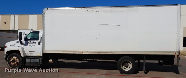 image for item DI8681 2007 GMC C7500  box truck