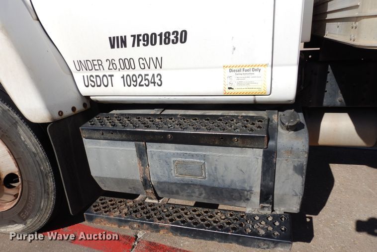 image for item DI8681 2007 GMC C7500  box truck