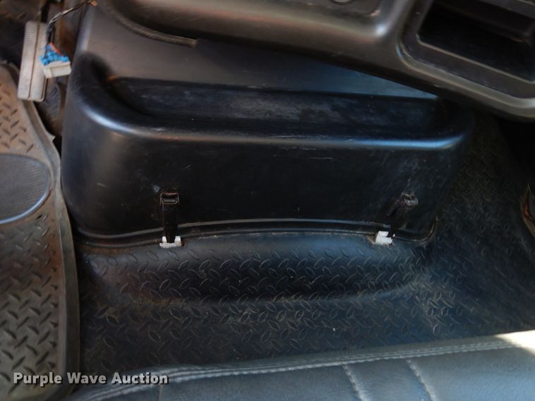 image for item DI8681 2007 GMC C7500  box truck