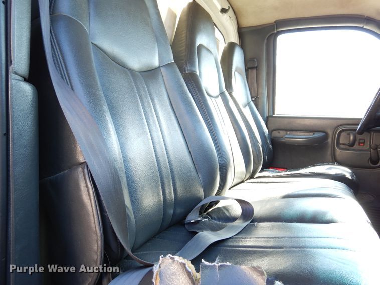 image for item DI8681 2007 GMC C7500  box truck