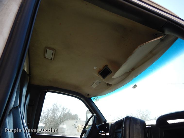 image for item DI8681 2007 GMC C7500  box truck