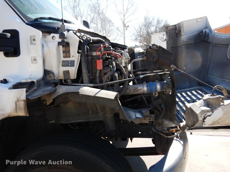 image for item DI8681 2007 GMC C7500  box truck