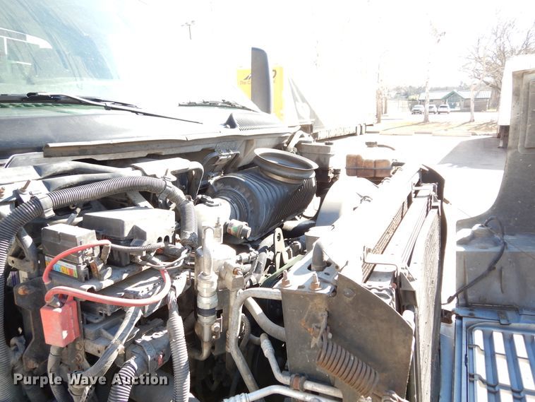 image for item DI8681 2007 GMC C7500  box truck